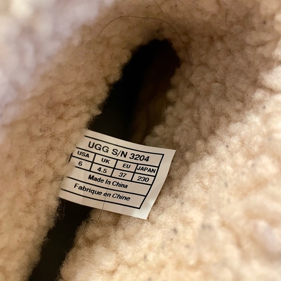 UGG Lynnea Stud Shearling Lined Clog Tan Leather Heel Ankle Boots Size 6 Boho - Picture 13 of 16